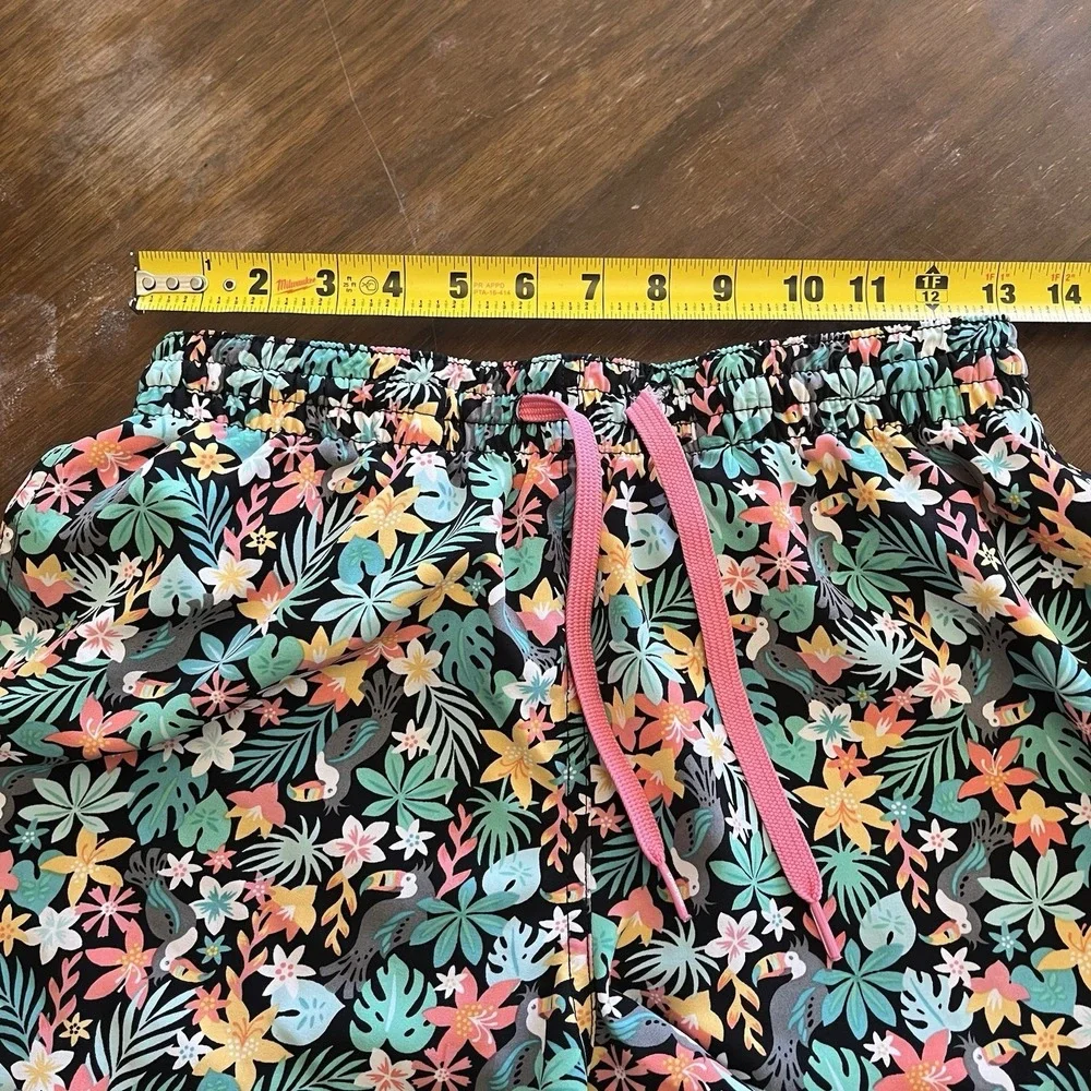 Chubbies Swim Trunks Men's Small Tropical Toucan Floral 5.5
